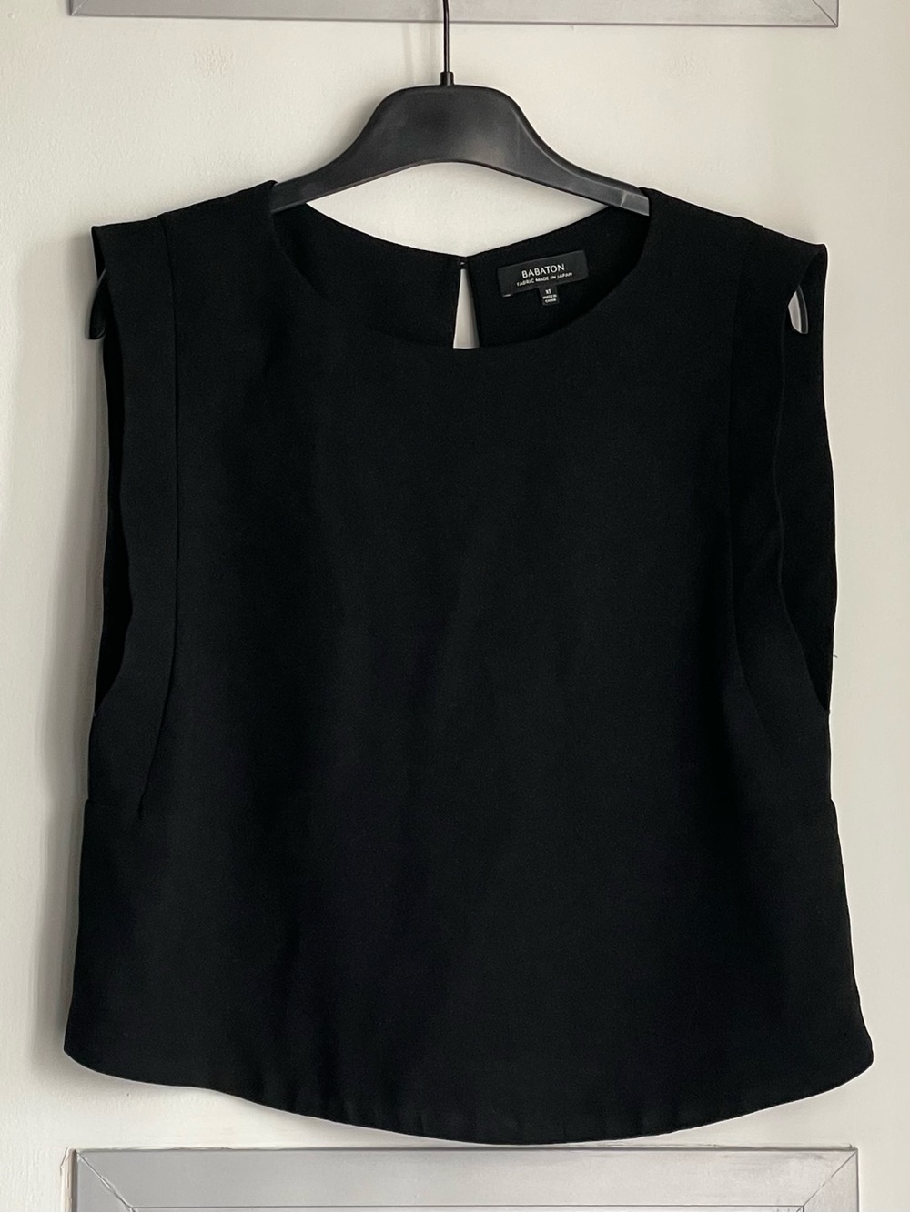 ARITZIA BABATON Black Sleeveless Crepe Shell Top